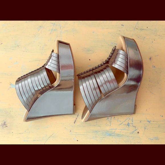 ❌❌SOLD❌❌Women’s Coach Wedges! Size 9! Brand New! - Picture 2 of 3